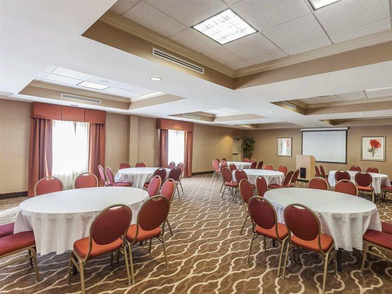 Comfort Suites Suffolk - Chesapeake Buitenkant foto