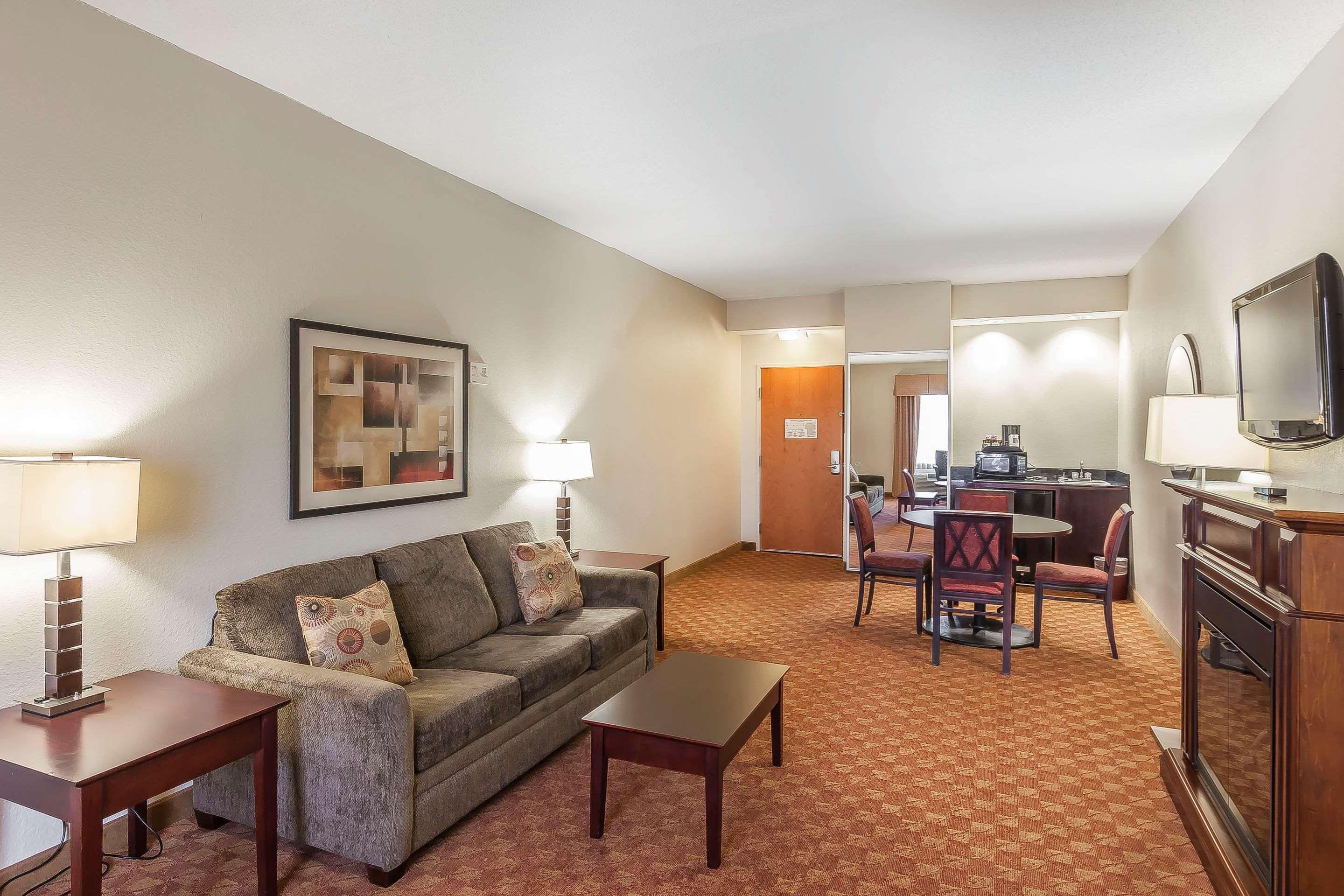 Comfort Suites Suffolk - Chesapeake Buitenkant foto