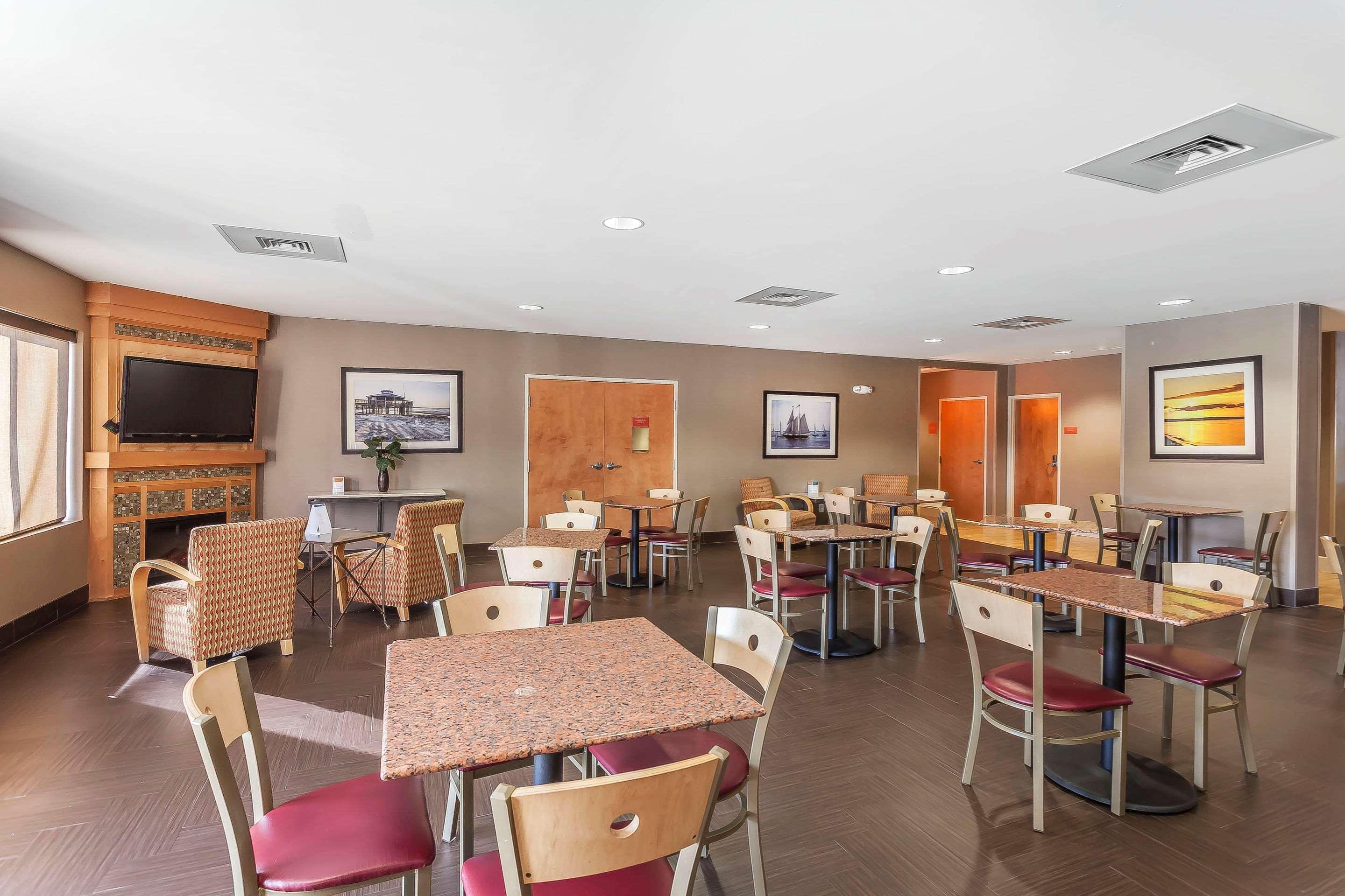 Comfort Suites Suffolk - Chesapeake Buitenkant foto