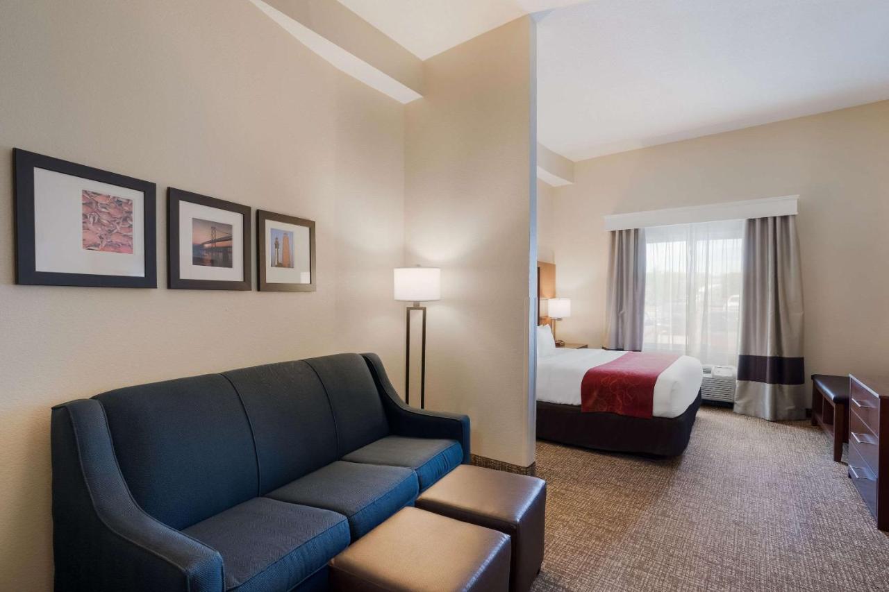 Comfort Suites Suffolk - Chesapeake Buitenkant foto