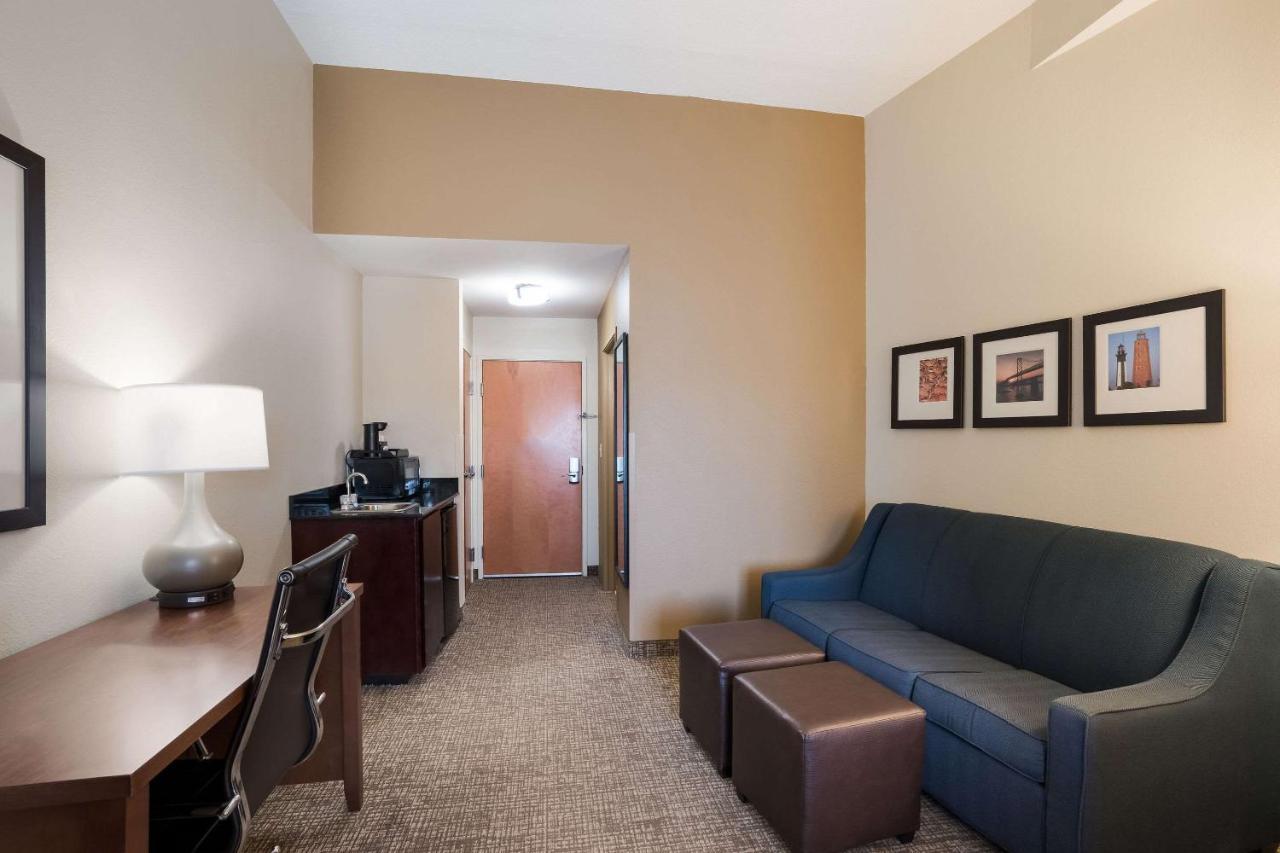 Comfort Suites Suffolk - Chesapeake Buitenkant foto