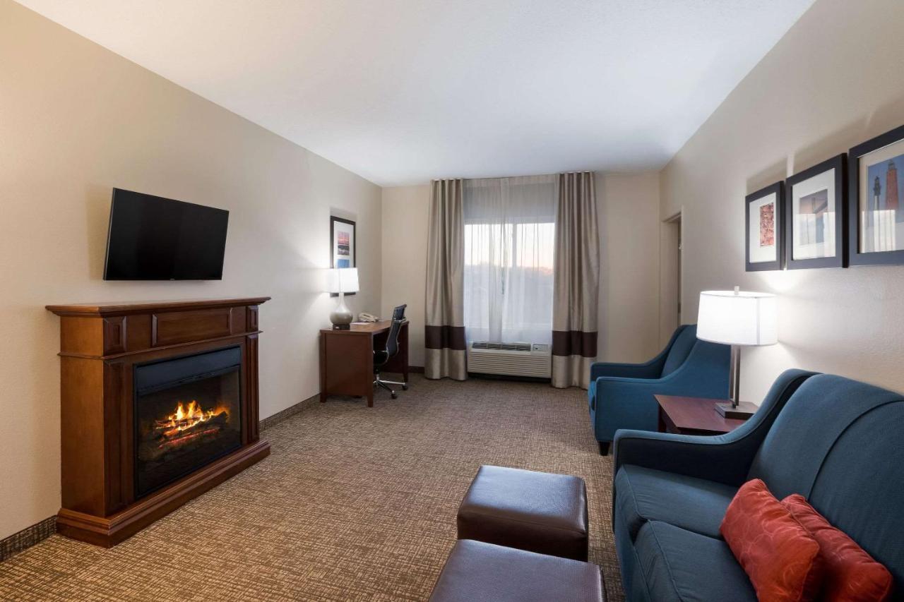 Comfort Suites Suffolk - Chesapeake Buitenkant foto