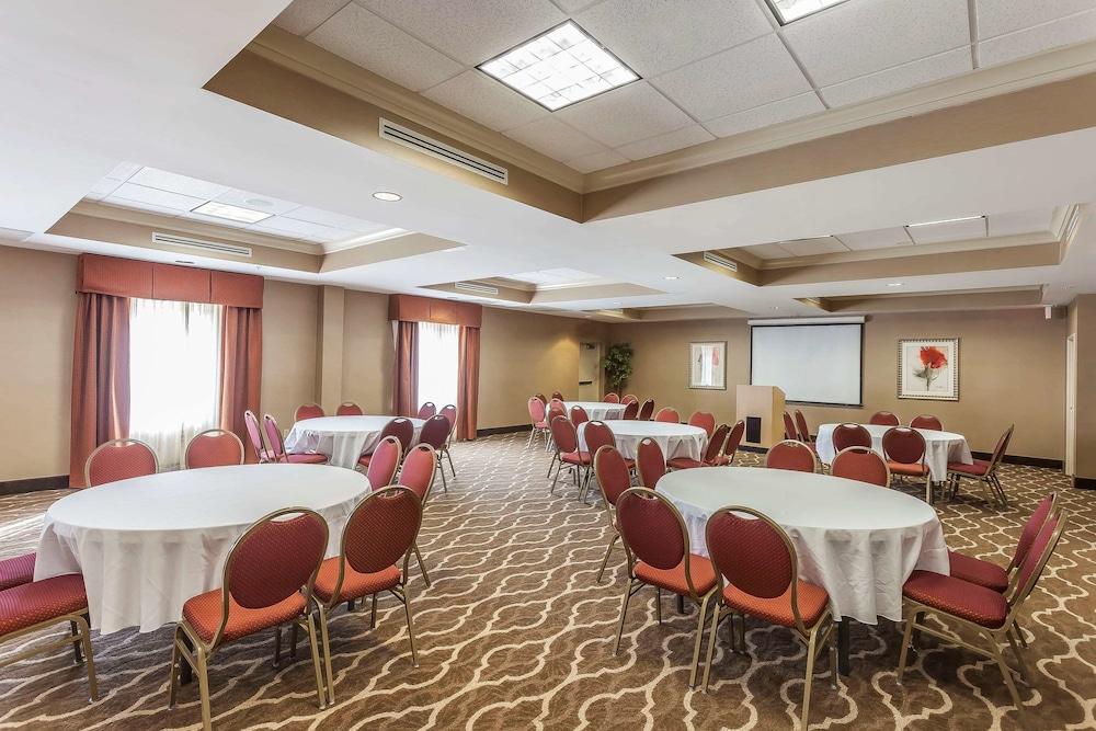 Comfort Suites Suffolk - Chesapeake Buitenkant foto