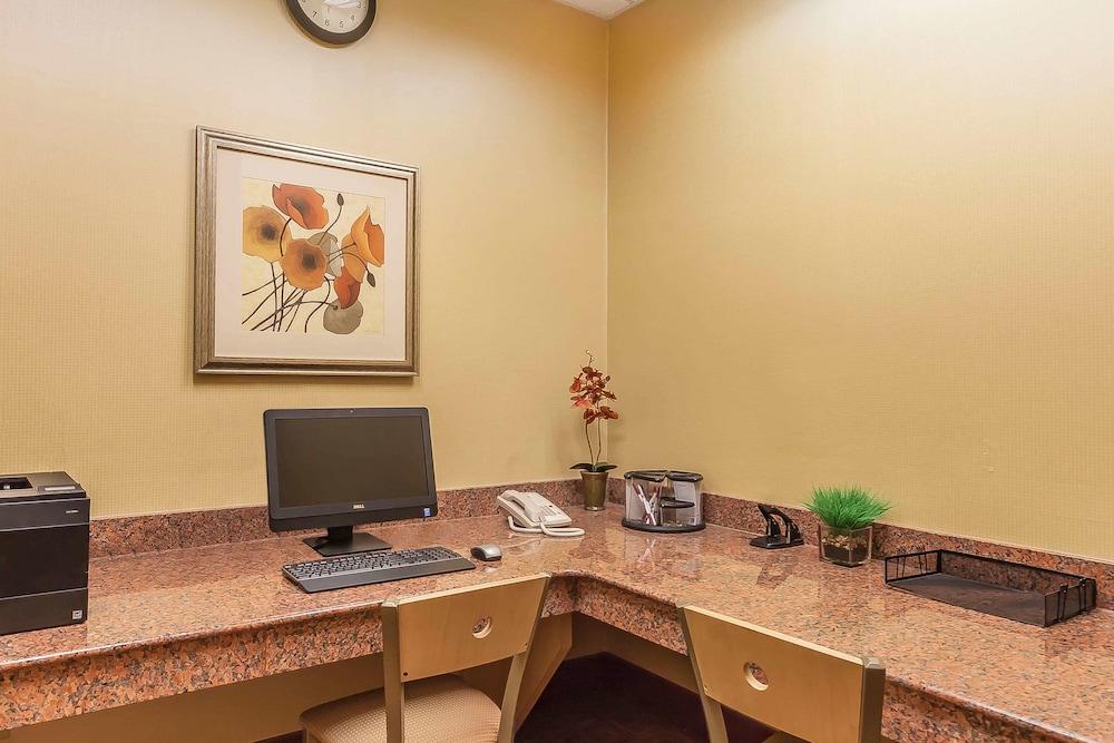 Comfort Suites Suffolk - Chesapeake Buitenkant foto