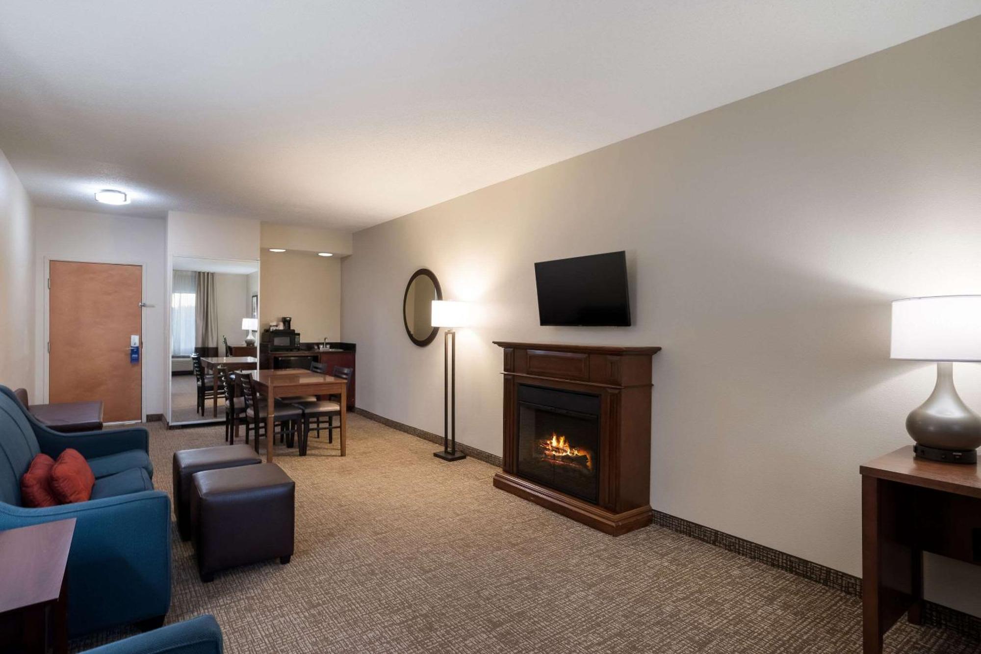 Comfort Suites Suffolk - Chesapeake Buitenkant foto