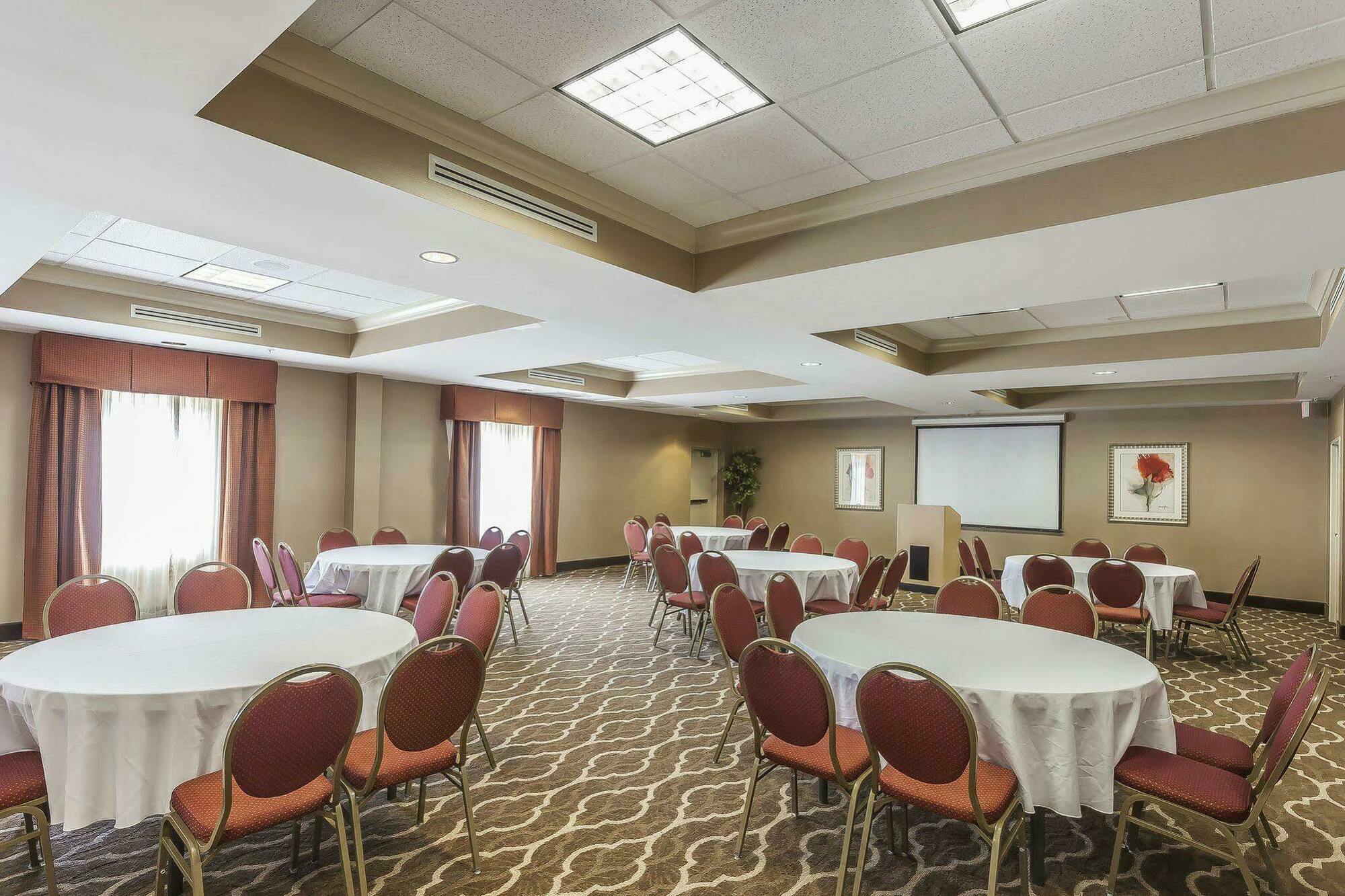 Comfort Suites Suffolk - Chesapeake Buitenkant foto